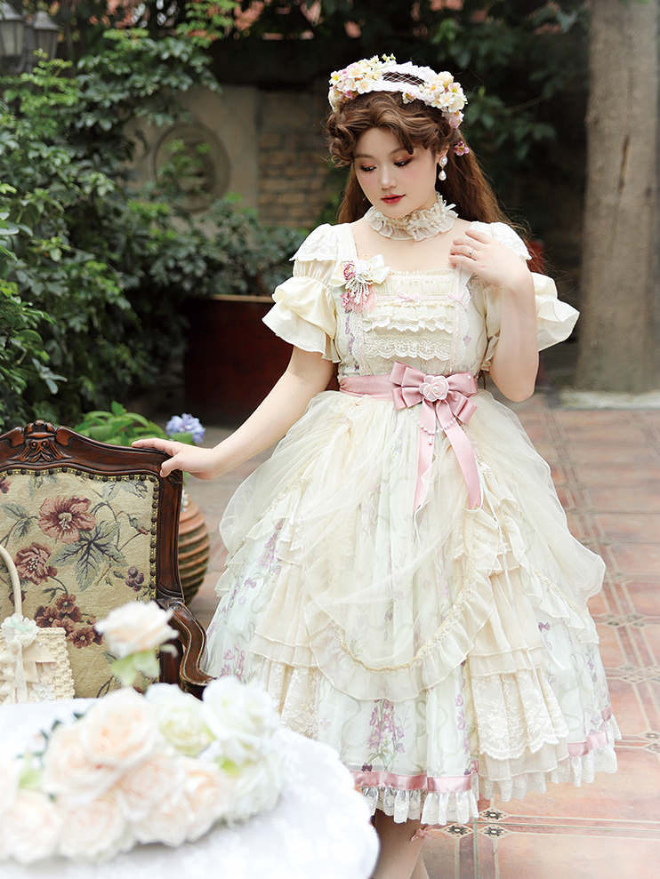 [¥18,721円]プラスサイズの優しいベージュの姫ドレス スクエアネック花柄ワンピース