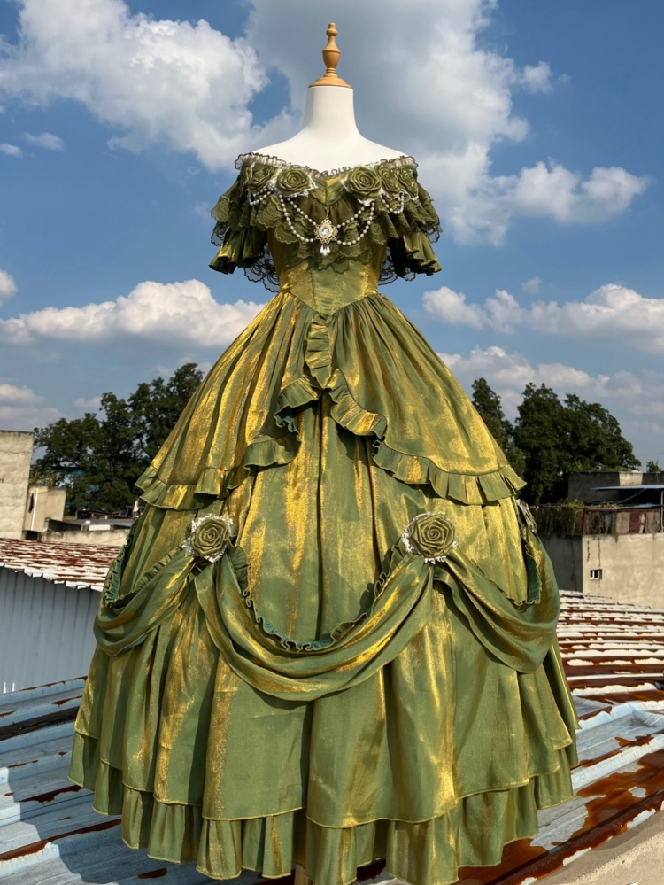 La robe sous cloche de Raiponce inclus dans le thème - Rose-d-or