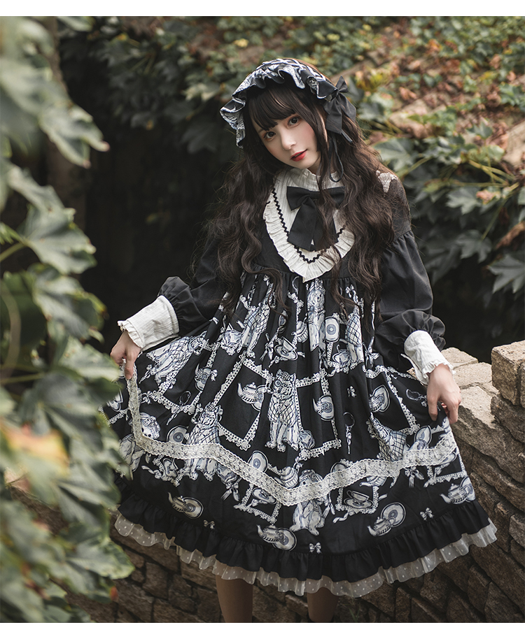 Devilinspired - Gothic Lolita dress with wolf 🐺 and rabbit