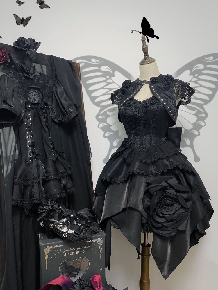 Bloody Rose Color Black/White Rose Decorated Tiered Handkerchief Hem Gothic Lolita JSK