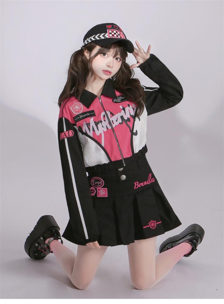 Berry Sweetheart Colorblock Design Jacket/Box Pleat Skirt