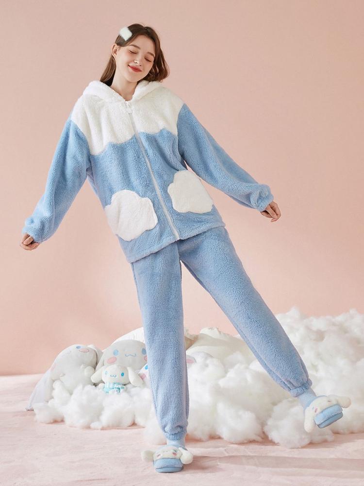 Sanrio Authorized Cinnamoroll Coral Velvet Hooded Pajama Set