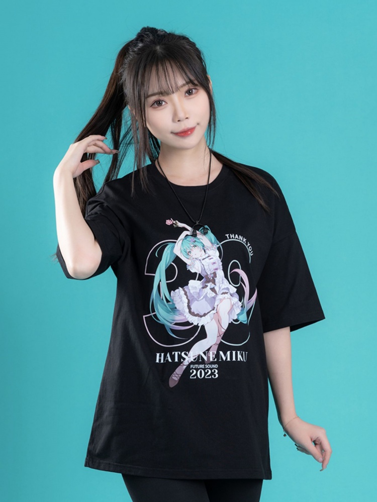 Graphic Tees Hatsune Miku Tee in Black | Size 2XL | TS26218HATUXXL