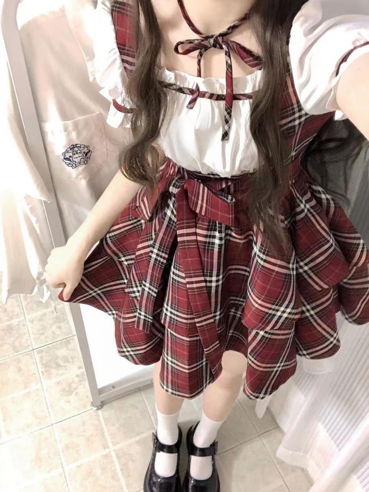 Red plaid choker