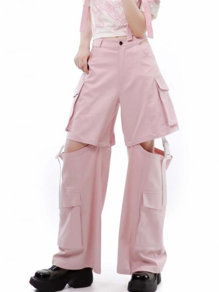 膝とウエストのカットアウト デザイン ピンク カーゴ パンツ