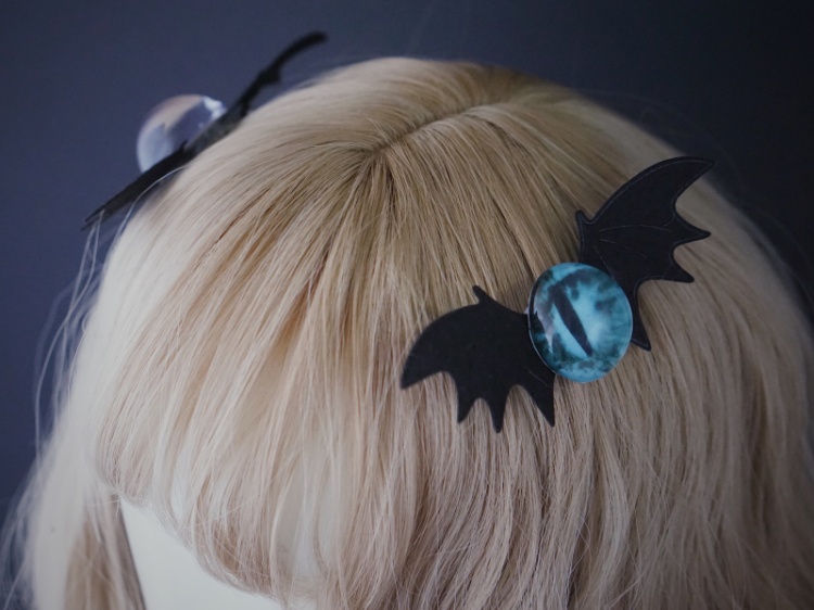 Bat Eyeball Hair Clip