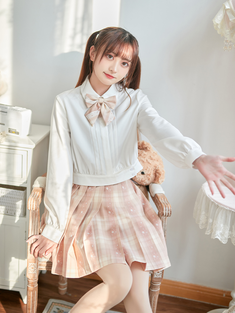 Creamy Strawberry JK Pleated Skirt