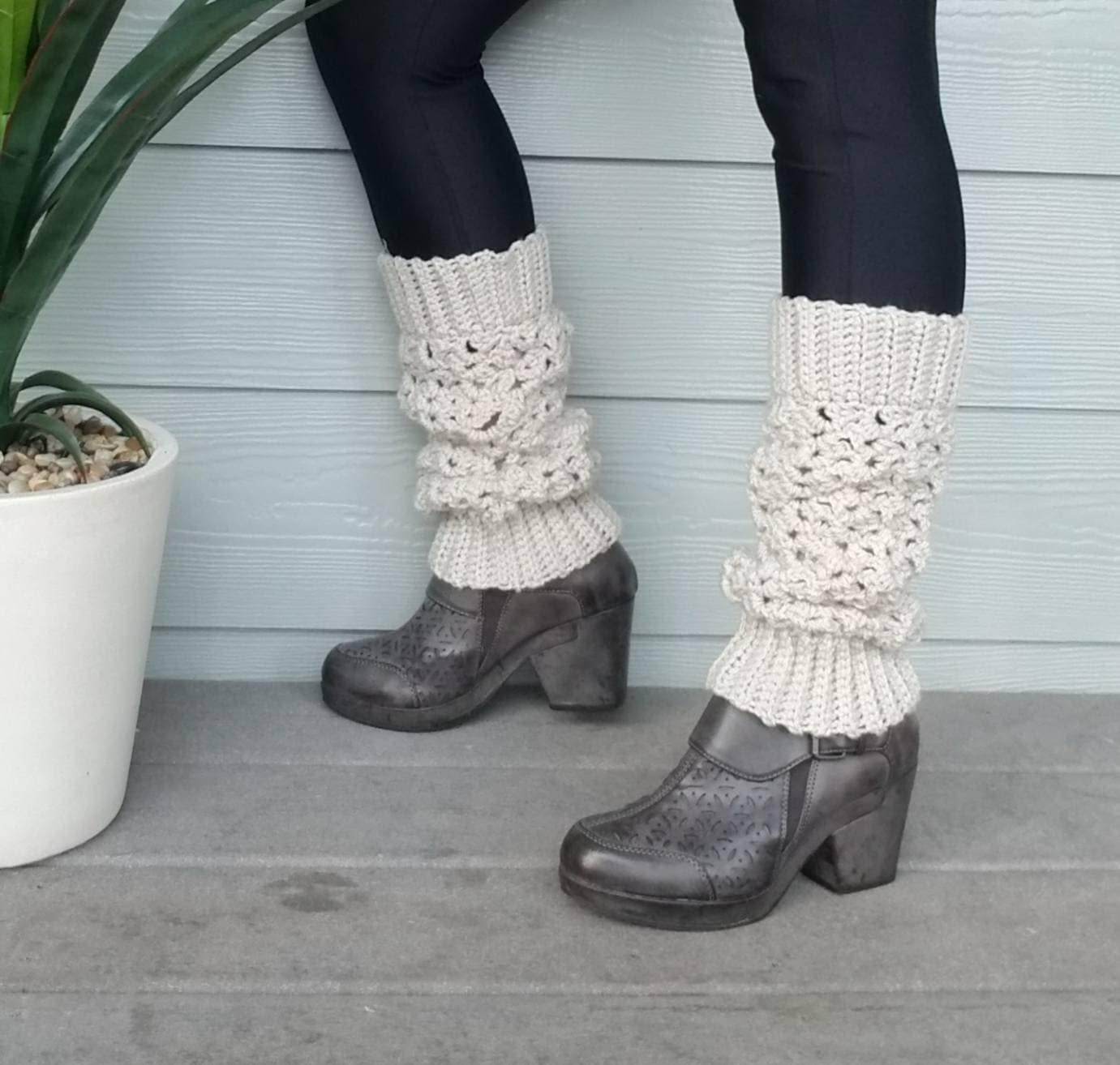 3 Ways to Wear Leg Warmers - The Budget Babe